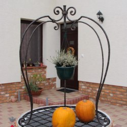 Forged accessories and decorations