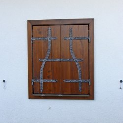 Forged accessories and decorations