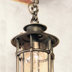 A wrought iron hanging light Classic/T