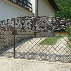UKOVMI - umelecká ručne kovaná brána - prepychy, vinič - luxusná brána