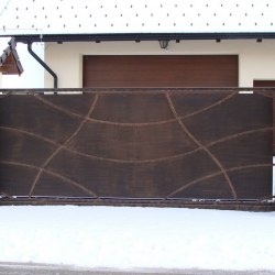 umelecké kováčstvo - plná kovaná brána s plechom v Košiciach - dokonalé súkromie
