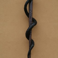 Kované ozdoby - ručne kovaný had - lekáreň