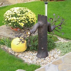 Kované záhradné doplnky - umelecká záhradná lampa strom