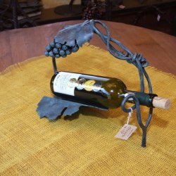 kovaný držiak na víno - vinič - výnimočný doplnok vhodný ako dar
