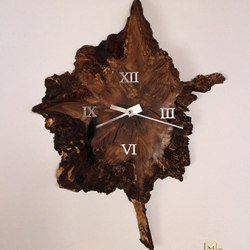 Luxusné tristoročné hodiny - hodiny z dubového kmeňa s modernými nerezovými doplnkami