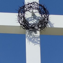Tŕňová koruna na kríži - ručne vykovaná