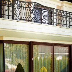 Luxusné balkónové zábradlie - kované zábradlie