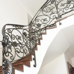 Kované interiérové zábradlie na točité schody - exkluzívne zábradlie