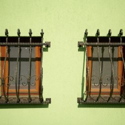 Okenné kované mriežky s bruškami