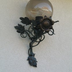 Kované svietidlá - bočná kovaná lampa so sklom - slnečnica