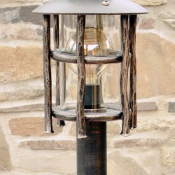 Ručne kované exteriérové svietidlo Babička - záhradná stojanová lampa