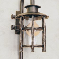 Záhradná lampa vo vintage štýle BABIČKA pre bočné osvetlenie