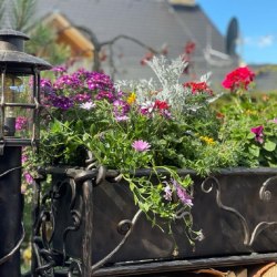 Záhradná stojanová lampa - terasové kované svietidlo