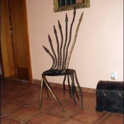 kovaná stolička - futuristický dizajn