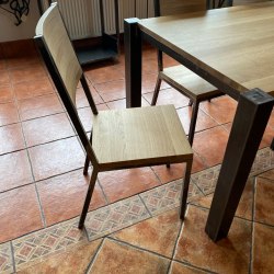 Kovaná stolička v modernom prevedení - kvalitný nábytok