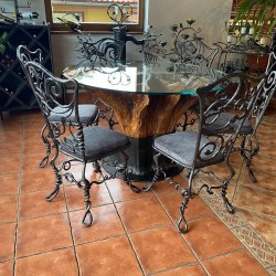 Luxusný dubový stôl s kovanými stoličkami - dizajnový nábytok