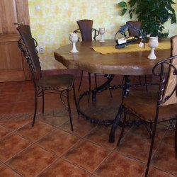 umelecké kováčstvo - luxusný stôl so stoličkami